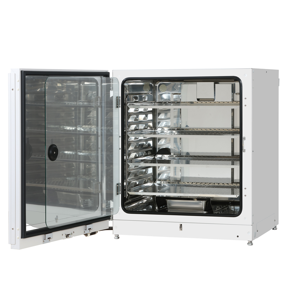 PHCbi MCO-233AICUVHX-PE interior with inCu-saFe technology