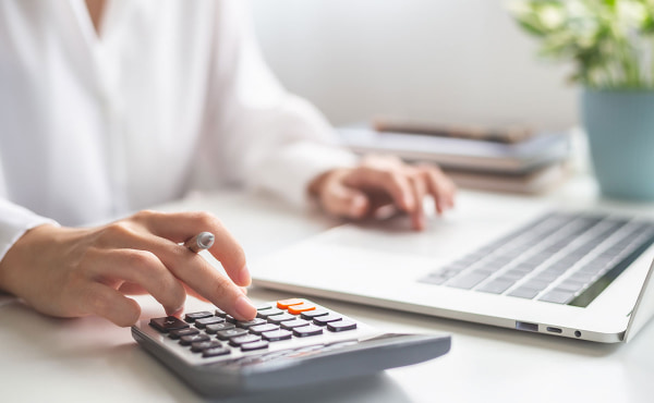 クリニック開業にかかる資金はいくら？費用内訳から調達方法まで解説